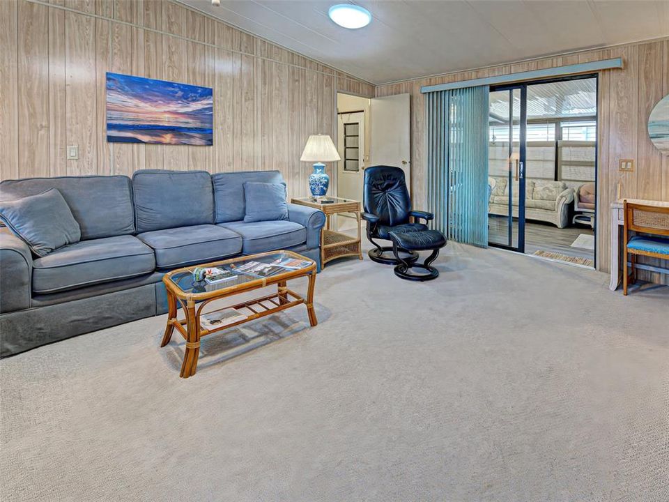 For Sale: $190,000 (3 beds, 2 baths, 1248 Square Feet)