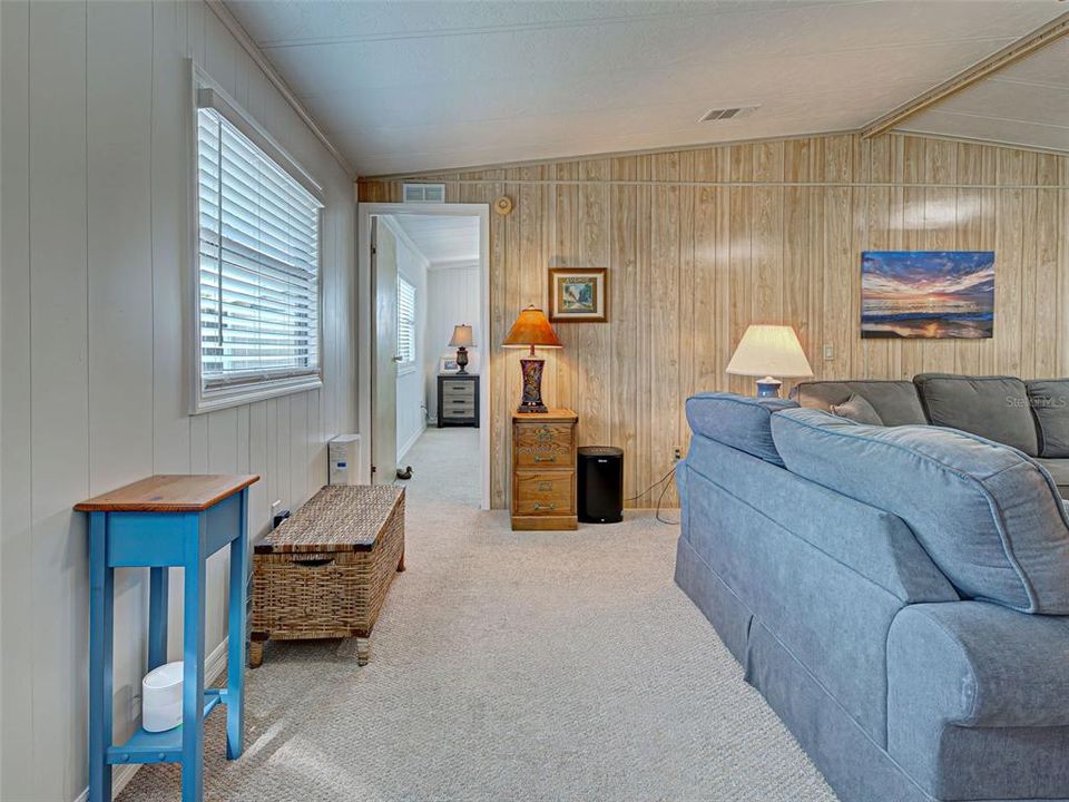 For Sale: $190,000 (3 beds, 2 baths, 1248 Square Feet)