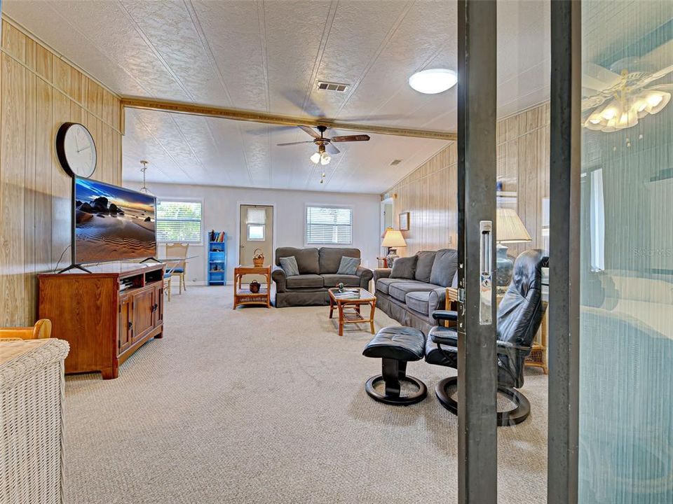 For Sale: $190,000 (3 beds, 2 baths, 1248 Square Feet)