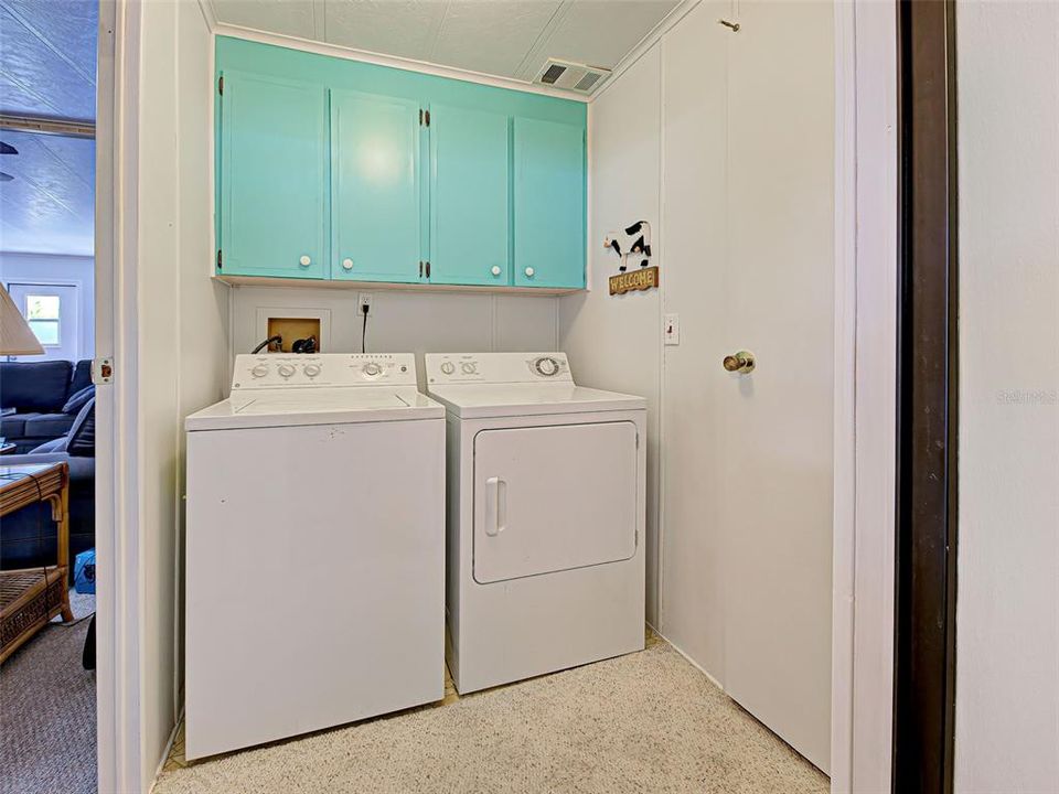 For Sale: $190,000 (3 beds, 2 baths, 1248 Square Feet)