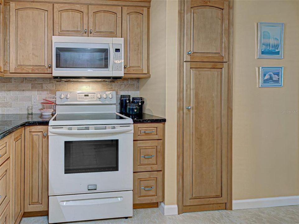 For Sale: $190,000 (3 beds, 2 baths, 1248 Square Feet)