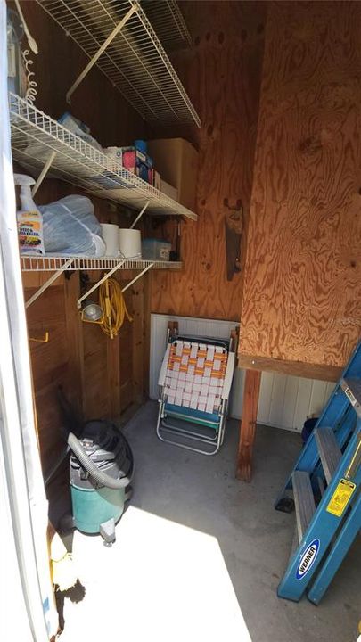 Active With Contract: $155,900 (1 beds, 2 baths, 734 Square Feet)