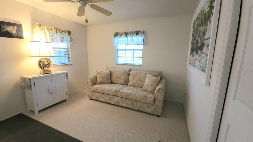 Active With Contract: $155,900 (1 beds, 2 baths, 734 Square Feet)