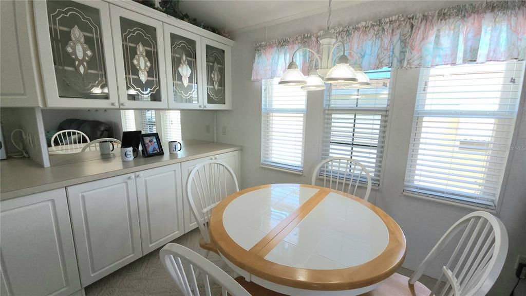 Active With Contract: $155,900 (1 beds, 2 baths, 734 Square Feet)