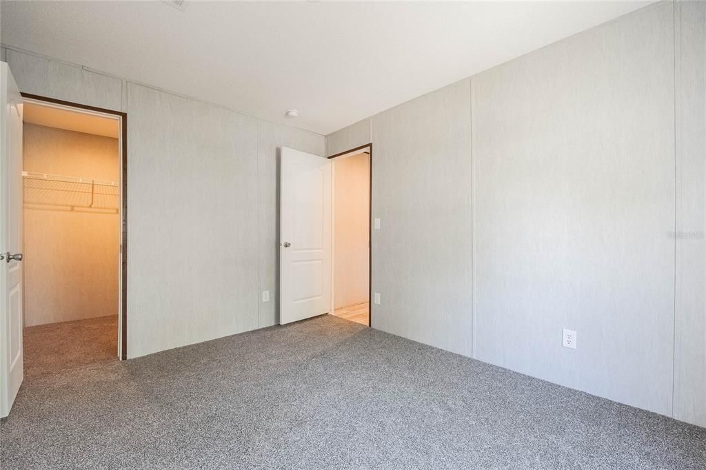 Active With Contract: $259,900 (3 beds, 2 baths, 1456 Square Feet)