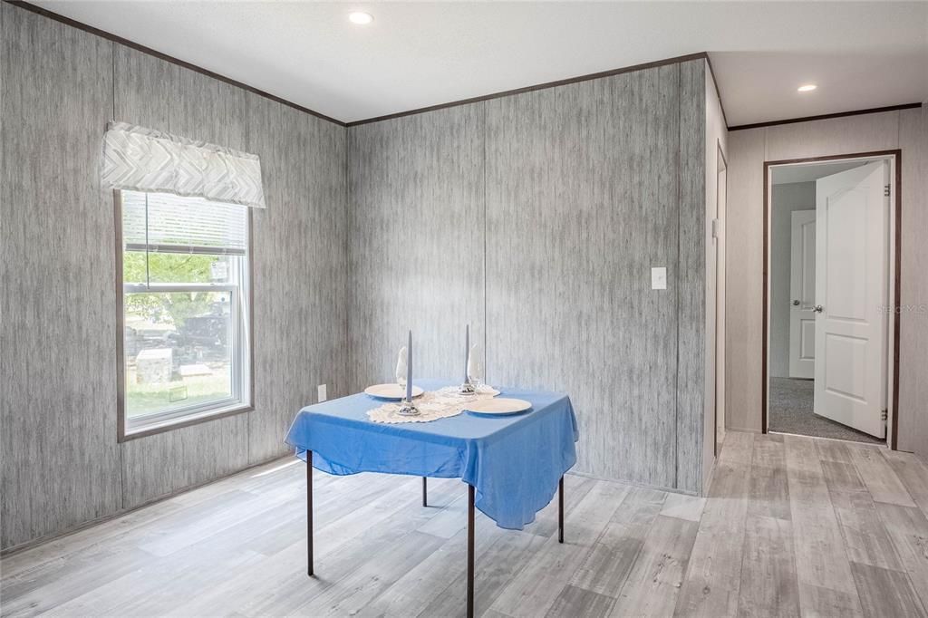 Active With Contract: $259,900 (3 beds, 2 baths, 1456 Square Feet)