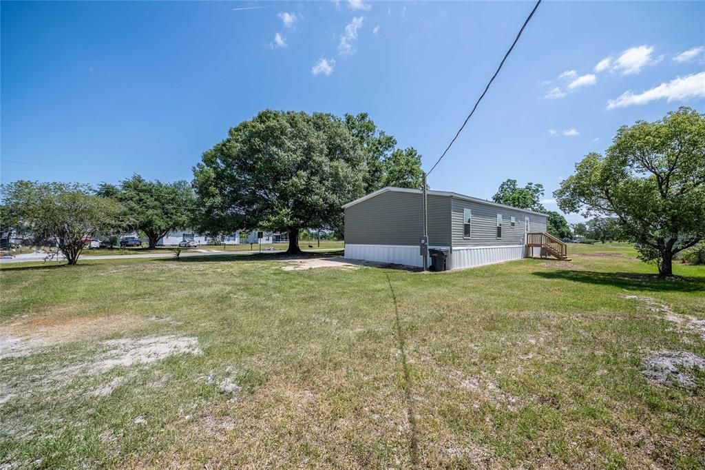 Active With Contract: $259,900 (3 beds, 2 baths, 1456 Square Feet)