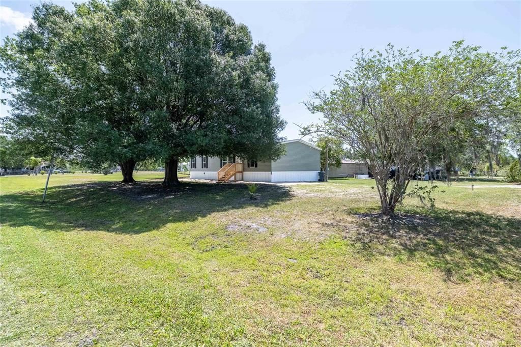 Active With Contract: $259,900 (3 beds, 2 baths, 1456 Square Feet)