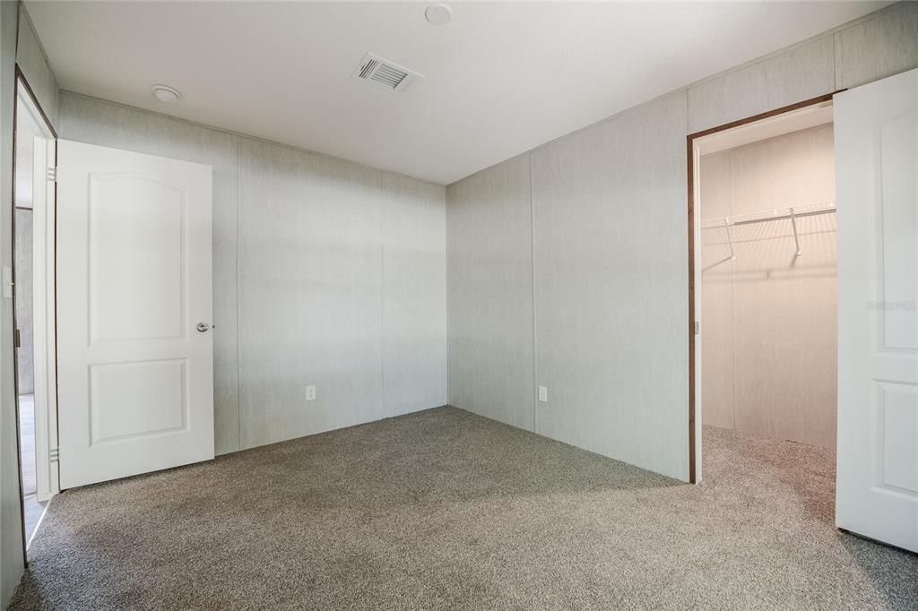 Active With Contract: $259,900 (3 beds, 2 baths, 1456 Square Feet)