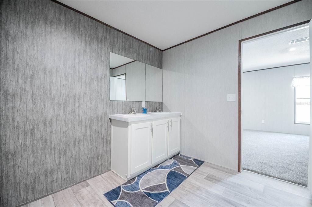 Active With Contract: $259,900 (3 beds, 2 baths, 1456 Square Feet)