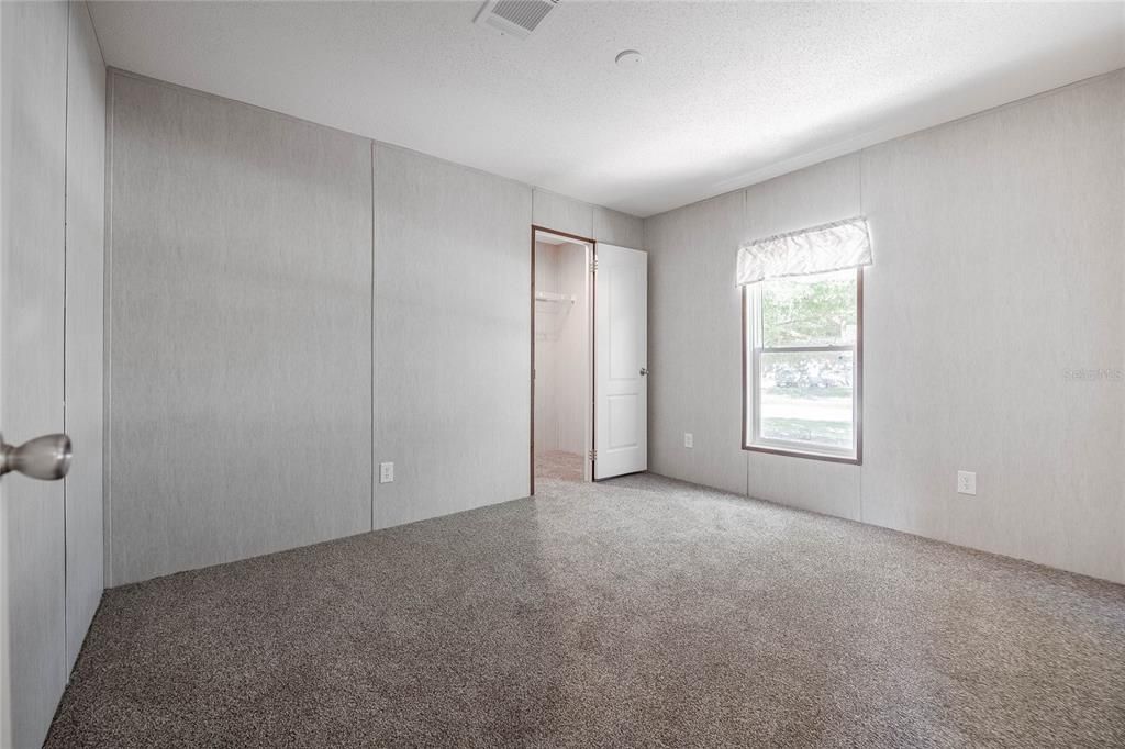 Active With Contract: $259,900 (3 beds, 2 baths, 1456 Square Feet)