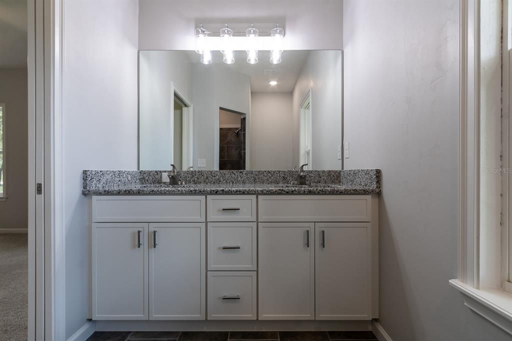 待售: $260,000 (3 贝兹, 2 浴室, 1189 平方英尺)