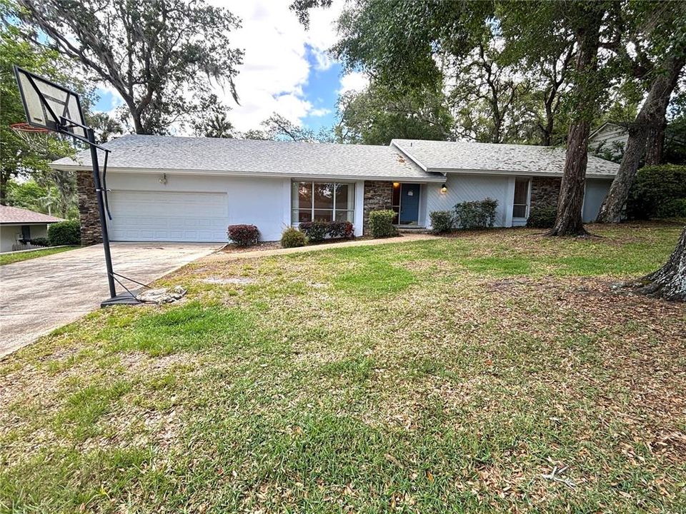 Recently Rented: $2,699 (4 beds, 2 baths, 1981 Square Feet)