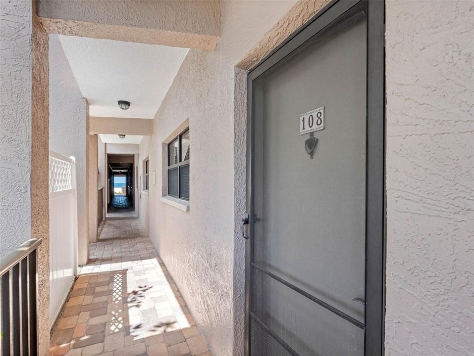 For Sale: $499,000 (2 beds, 2 baths, 1118 Square Feet)