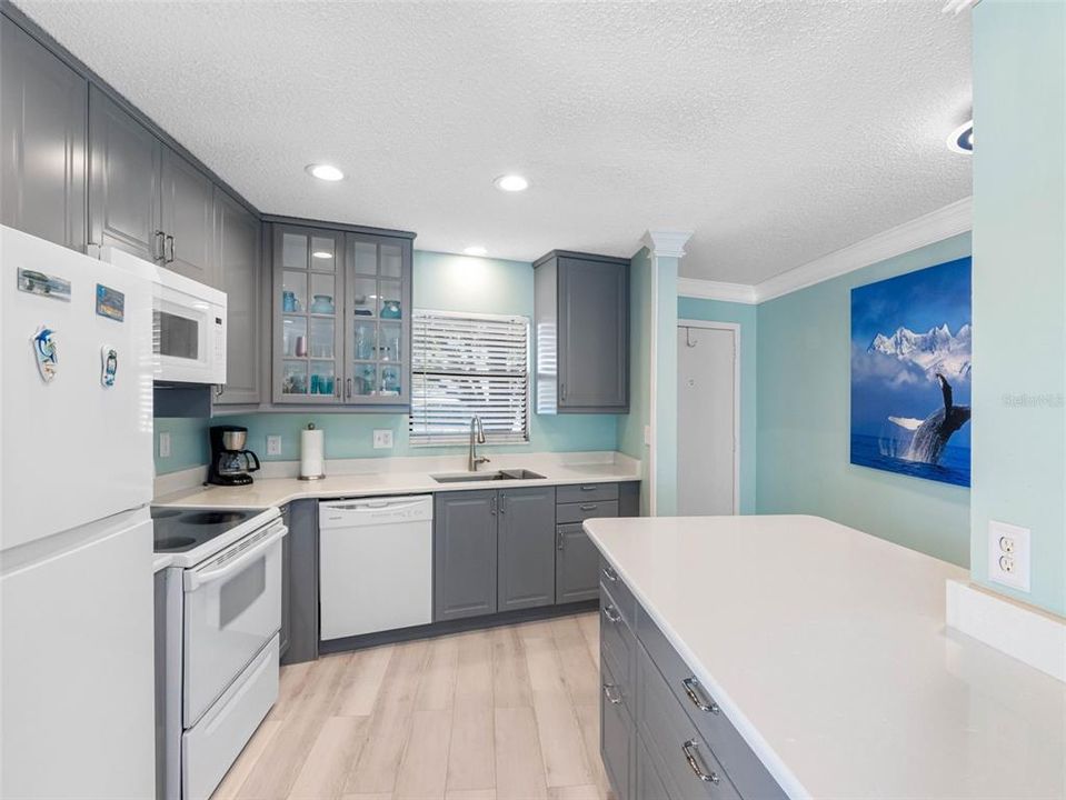 For Sale: $499,000 (2 beds, 2 baths, 1118 Square Feet)