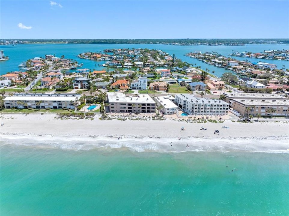 For Sale: $499,000 (2 beds, 2 baths, 1118 Square Feet)