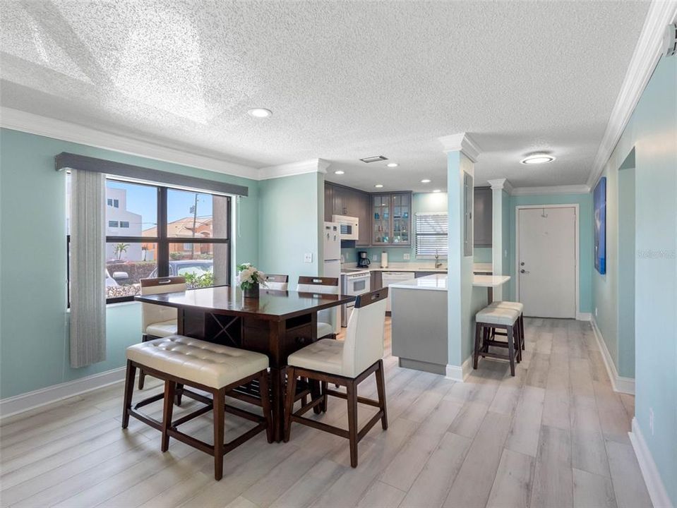 For Sale: $499,000 (2 beds, 2 baths, 1118 Square Feet)