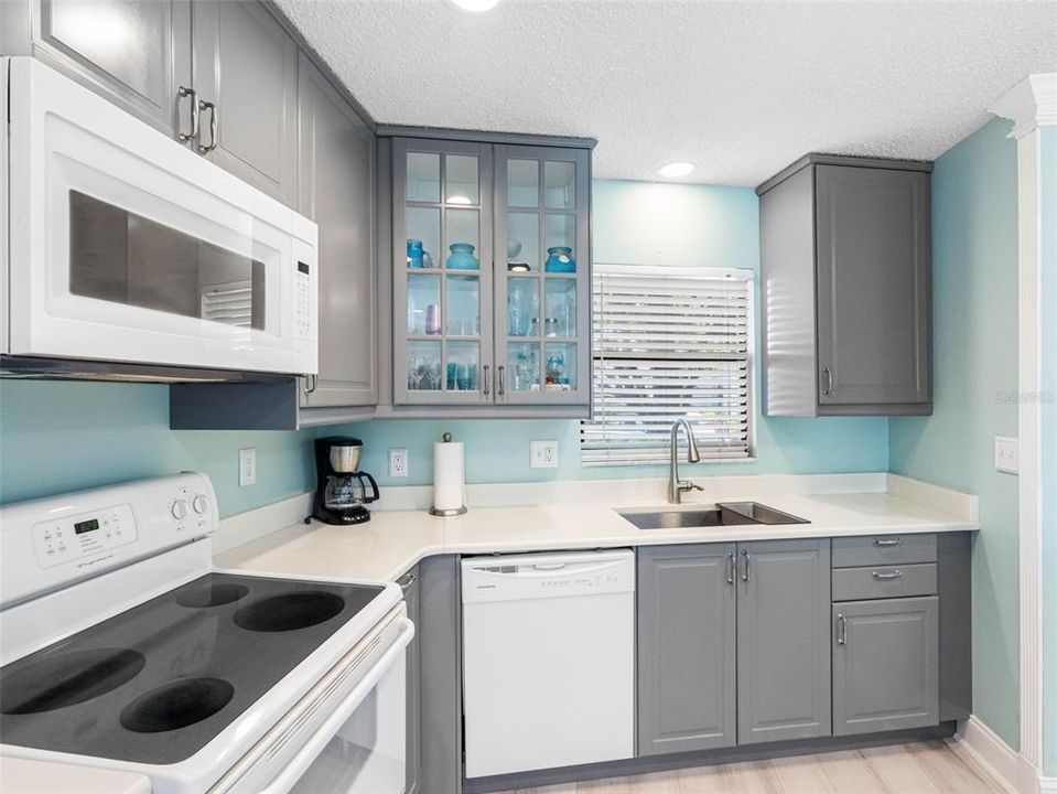 For Sale: $499,000 (2 beds, 2 baths, 1118 Square Feet)