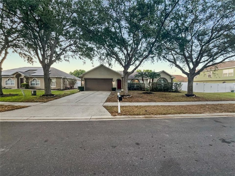 Recently Sold: $430,000 (3 beds, 2 baths, 1826 Square Feet)