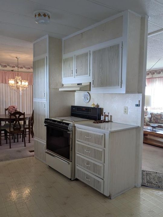 For Sale: $100,000 (2 beds, 2 baths, 1152 Square Feet)