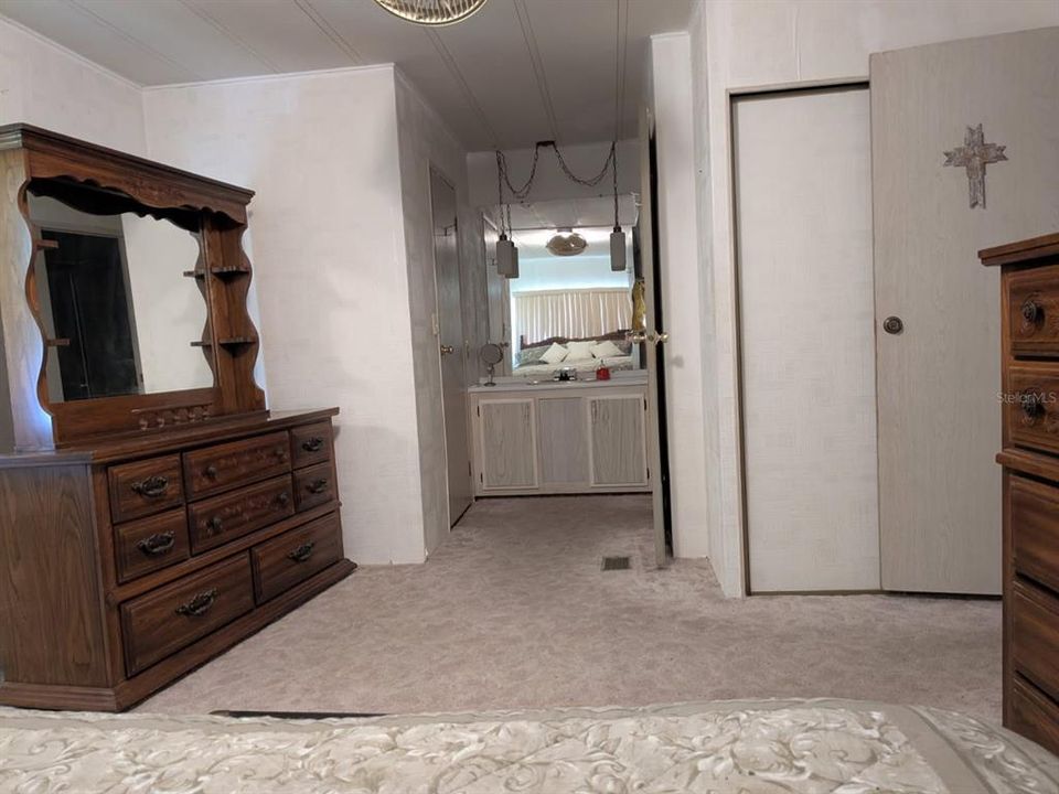 For Sale: $100,000 (2 beds, 2 baths, 1152 Square Feet)