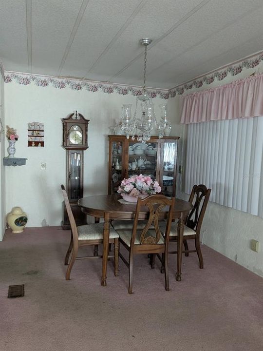 For Sale: $100,000 (2 beds, 2 baths, 1152 Square Feet)