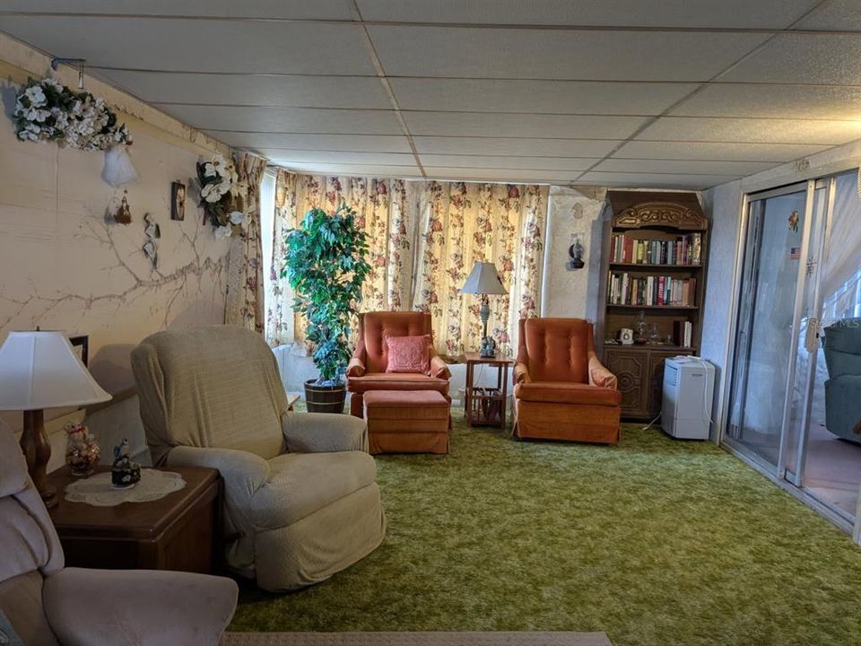 For Sale: $100,000 (2 beds, 2 baths, 1152 Square Feet)