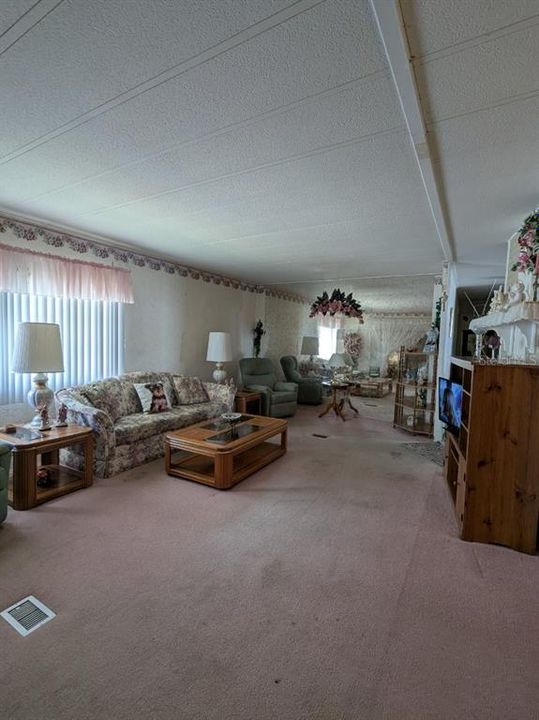 For Sale: $100,000 (2 beds, 2 baths, 1152 Square Feet)