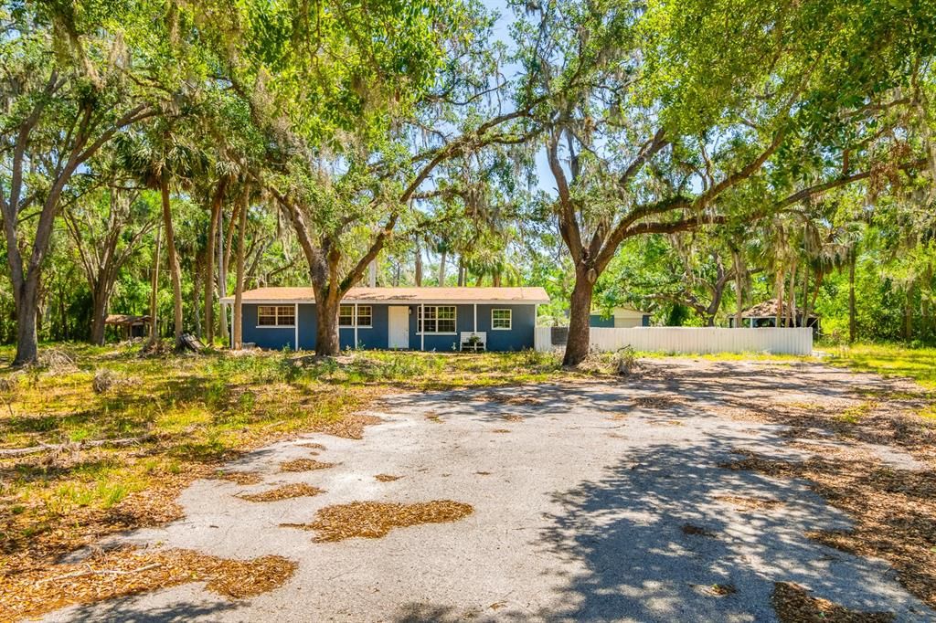 合同活跃: $450,000 (5 贝兹, 2 浴室, 1692 平方英尺)