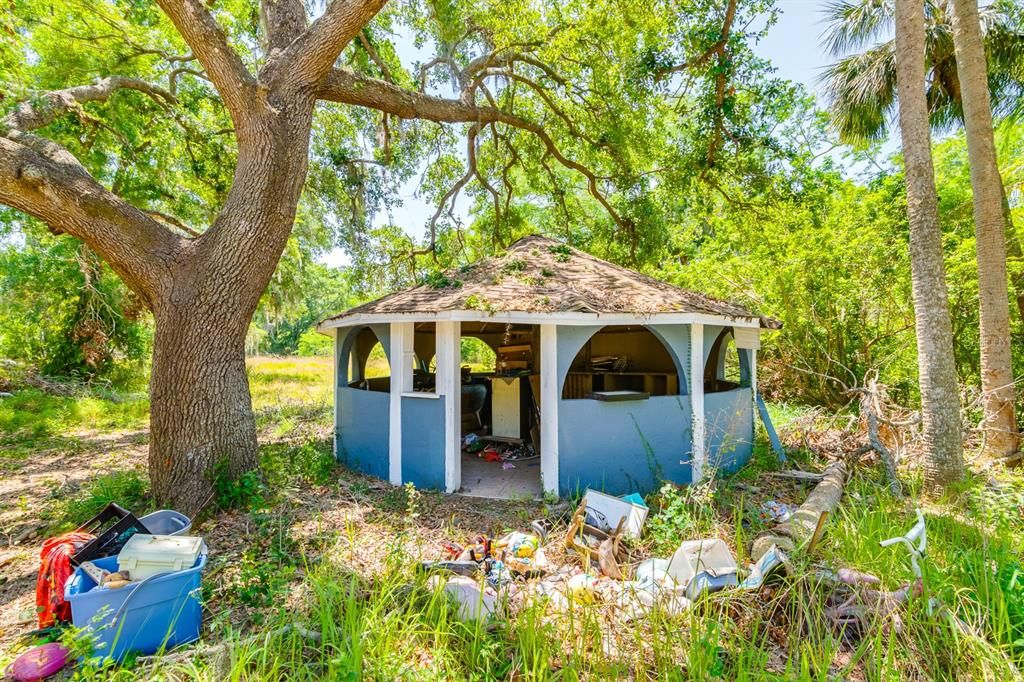 合同活跃: $450,000 (5 贝兹, 2 浴室, 1692 平方英尺)