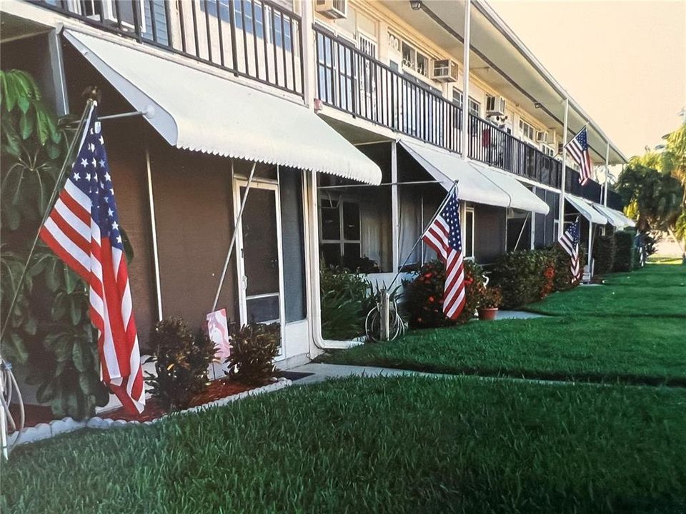 For Sale: $80,000 (1 beds, 1 baths, 562 Square Feet)