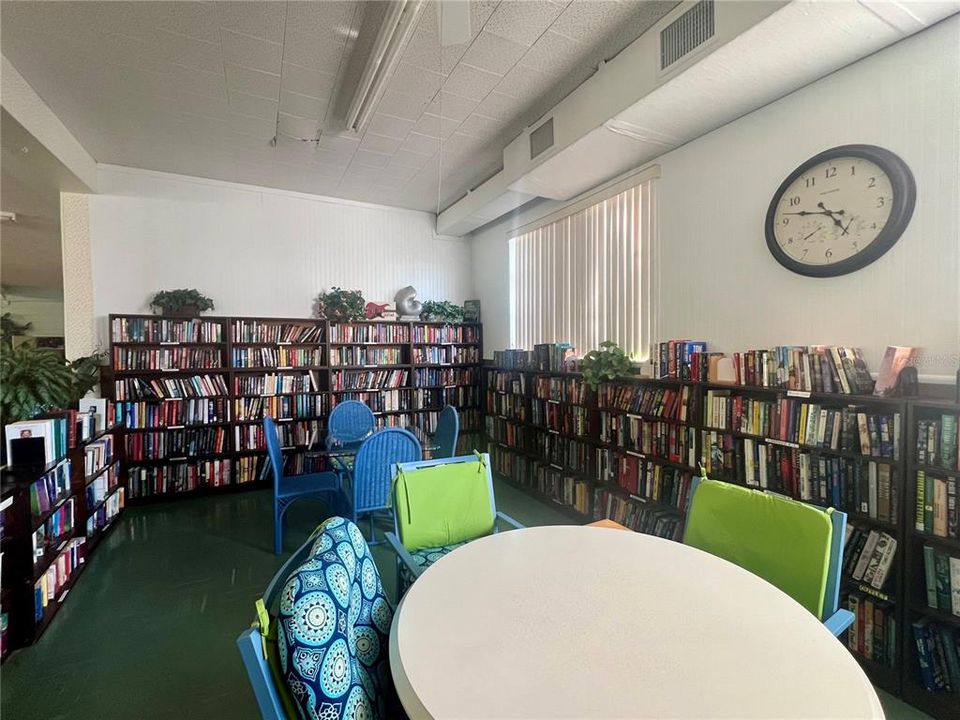 For Sale: $80,000 (1 beds, 1 baths, 562 Square Feet)