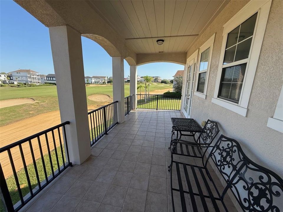 合同活跃: $694,900 (4 贝兹, 4 浴室, 2592 平方英尺)