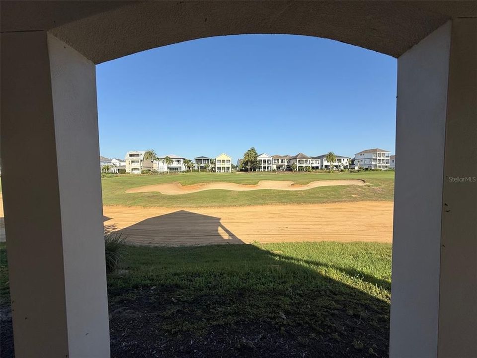 合同活跃: $694,900 (4 贝兹, 4 浴室, 2592 平方英尺)