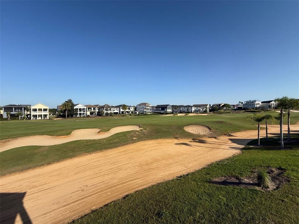 合同活跃: $694,900 (4 贝兹, 4 浴室, 2592 平方英尺)