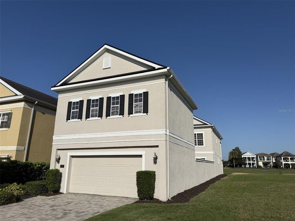 合同活跃: $694,900 (4 贝兹, 4 浴室, 2592 平方英尺)