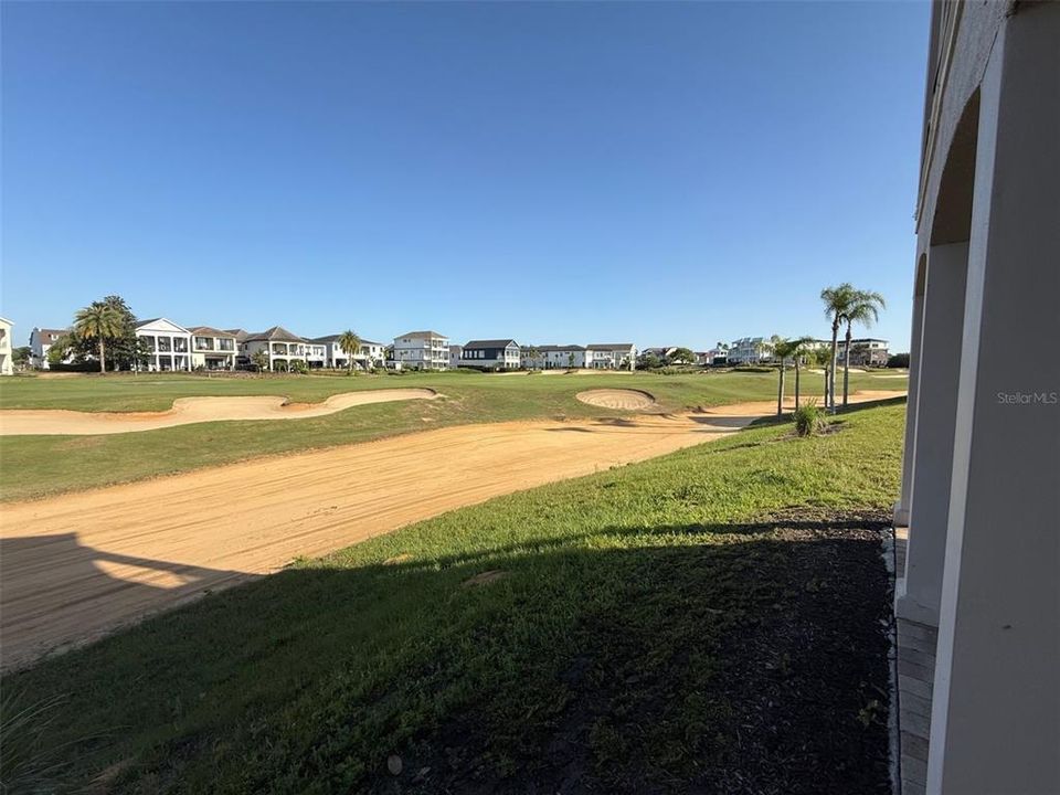 合同活跃: $694,900 (4 贝兹, 4 浴室, 2592 平方英尺)