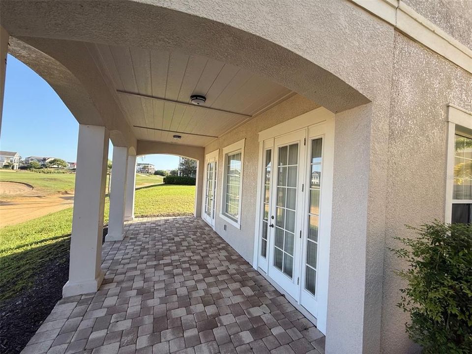 合同活跃: $694,900 (4 贝兹, 4 浴室, 2592 平方英尺)