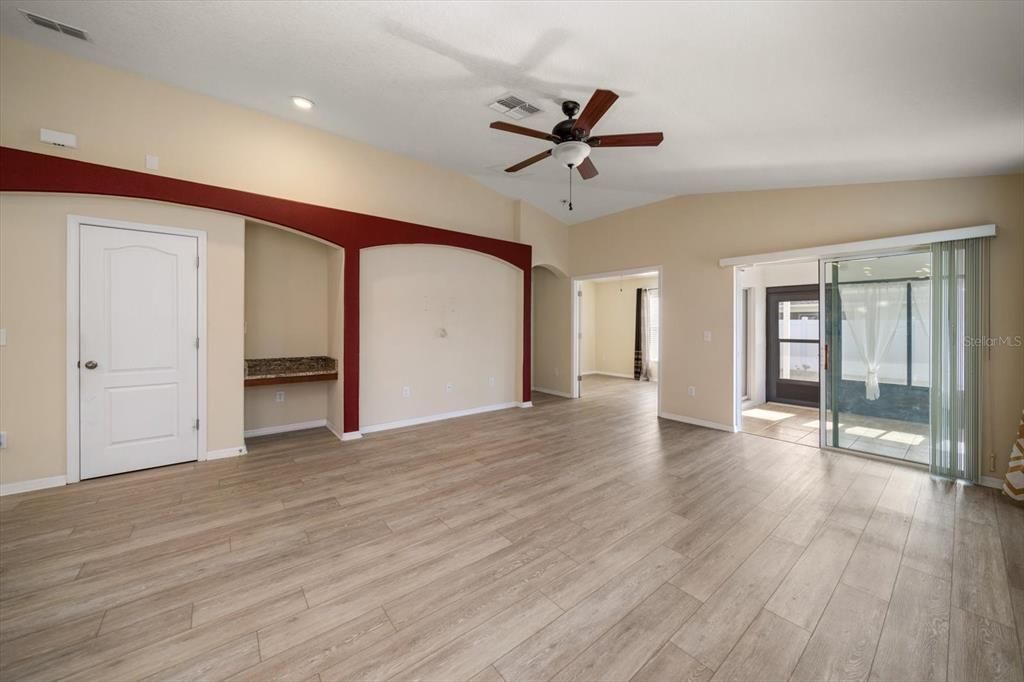 For Sale: $345,000 (3 beds, 2 baths, 2062 Square Feet)