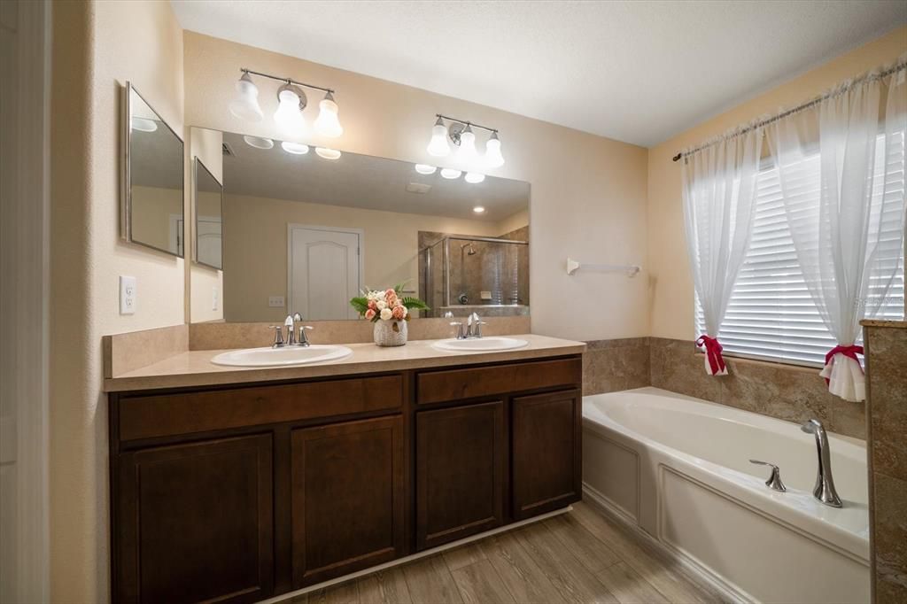 For Sale: $345,000 (3 beds, 2 baths, 2062 Square Feet)