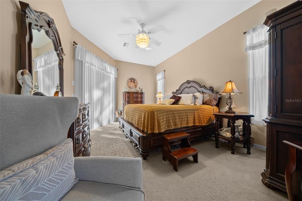 For Sale: $439,700 (3 beds, 2 baths, 1838 Square Feet)