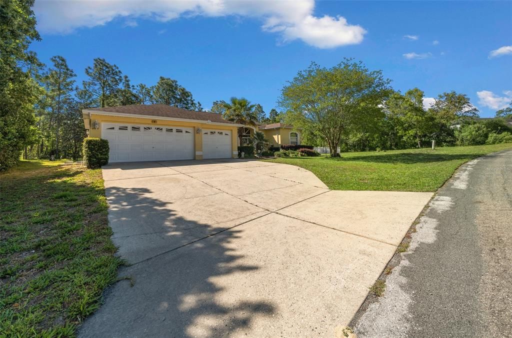 For Sale: $439,700 (3 beds, 2 baths, 1838 Square Feet)