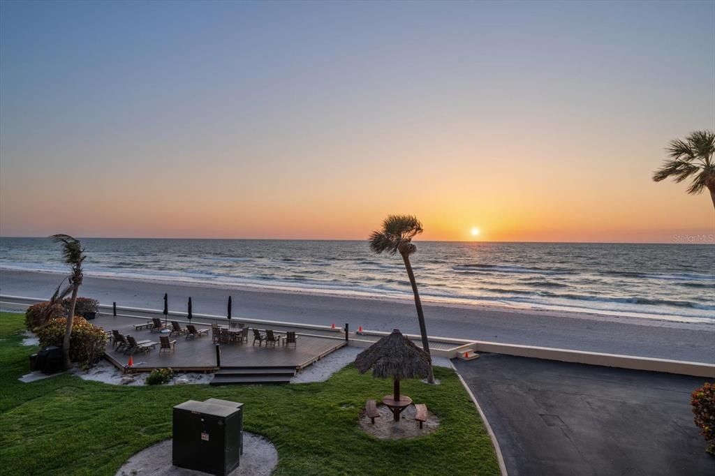 Vendido Recientemente: $775,000 (2 camas, 2 baños, 1110 Pies cuadrados)