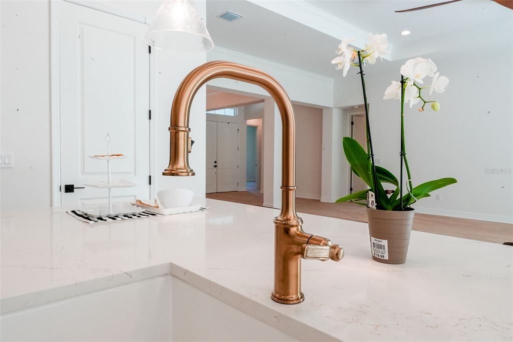 Под контрактом: $1,189,999 (4 спален, 3 ванн, 3124 Квадратных фут)