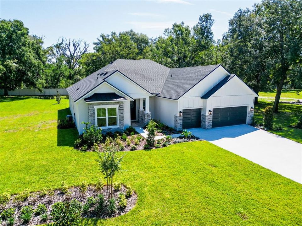 Под контрактом: $1,189,999 (4 спален, 3 ванн, 3124 Квадратных фут)