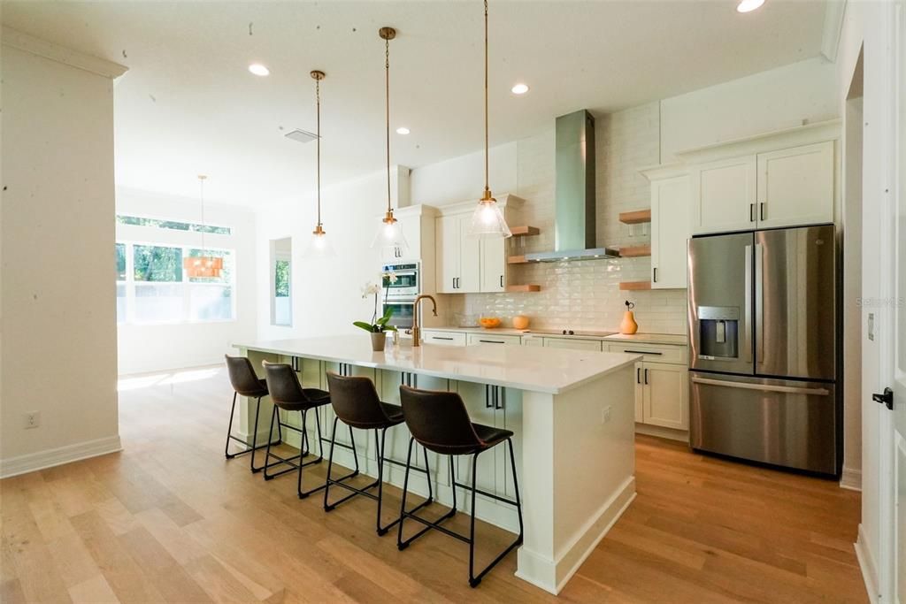 Под контрактом: $1,189,999 (4 спален, 3 ванн, 3124 Квадратных фут)