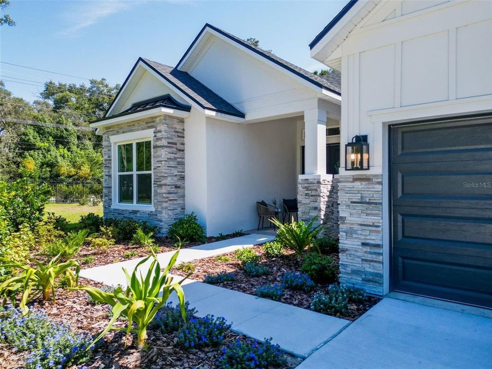 Под контрактом: $1,189,999 (4 спален, 3 ванн, 3124 Квадратных фут)