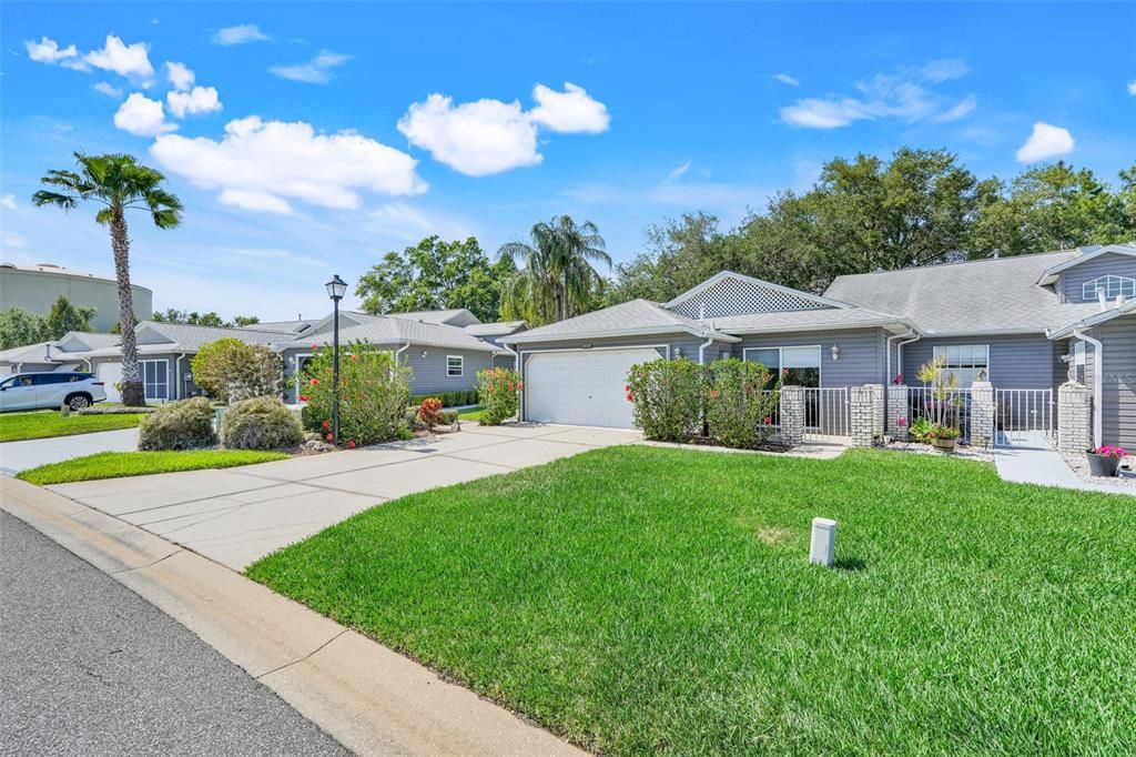 For Sale: $215,000 (2 beds, 2 baths, 1293 Square Feet)