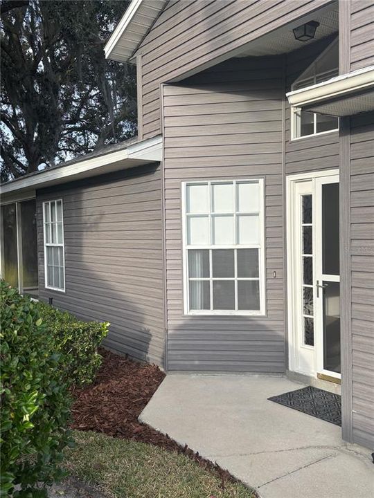 For Sale: $215,000 (2 beds, 2 baths, 1293 Square Feet)