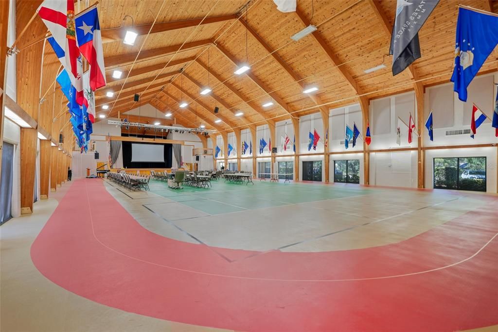 For Sale: $215,000 (2 beds, 2 baths, 1293 Square Feet)